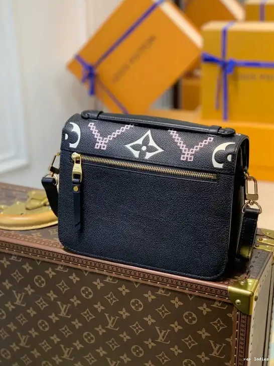 Cheap POCHETTE LOUIS VUITTON MÉTIS 0529
